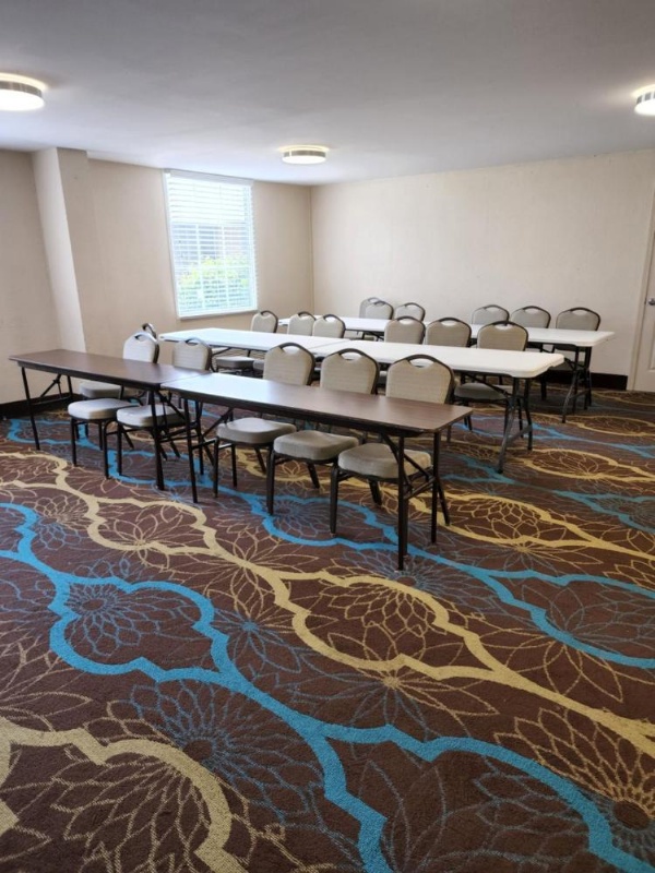 Red Roof Inn Knoxville Central - Papermill Road image 12