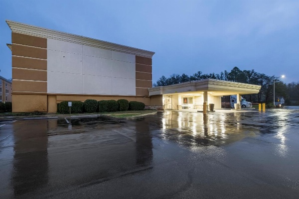 Red Roof Inn Knoxville Central - Papermill Road image 5